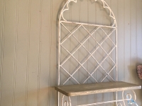 Metal arch wall piece