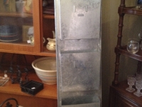 Metal wall rack