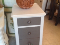 Three drawer vintage table !  Nice !
