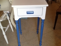 blue-and-white-table