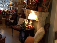 chairs-near-mantle