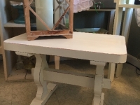 Sweet shabby bench