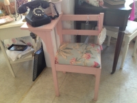 Sweet telephone chair