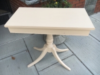 Sweet hall table