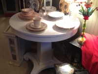 Round Pedestal