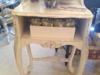 Shabby chic table... beautiful...