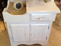 Small white dry sink