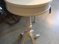 Mini white pedestal