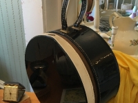 Vintage hat / train case