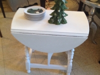 Small vintage drop leaf