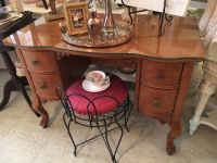 Gorgeous vintage vanity