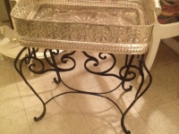Tray table