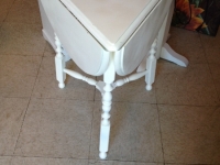 drop-leaf-white-table