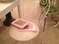 ice-cream-shop-chair