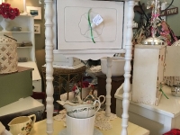 Spindle leg smoking cabinet