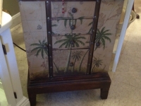 little-drawer-table