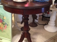 mahog-table