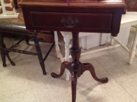 mahogany-small-pedestal-table