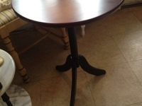 pedestal-table