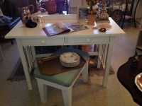 two-drawer-desk-or-table