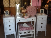 vintage-vanity