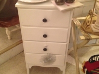white-cabinet-drawers