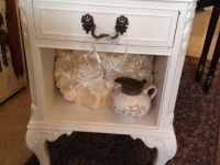 white-table-with-drawer