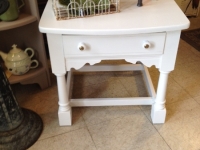 white-vintage-table